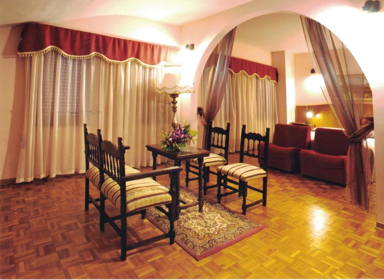 Albergo La Perla Civitella Roveto Exterior photo